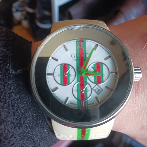 Gucci Watch - Picture 1 of 3